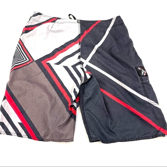 O’Neil Men’s Black Red Board Shorts 36 - Picture 2 of 3